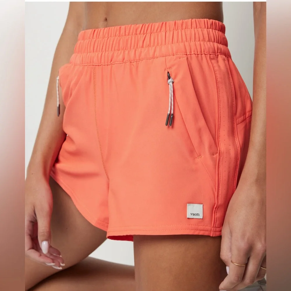 Vuori dash shorts size xsmall color pomelo NWT - Picture 3 of 4